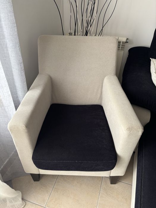 Dois cadeiroes como novos.