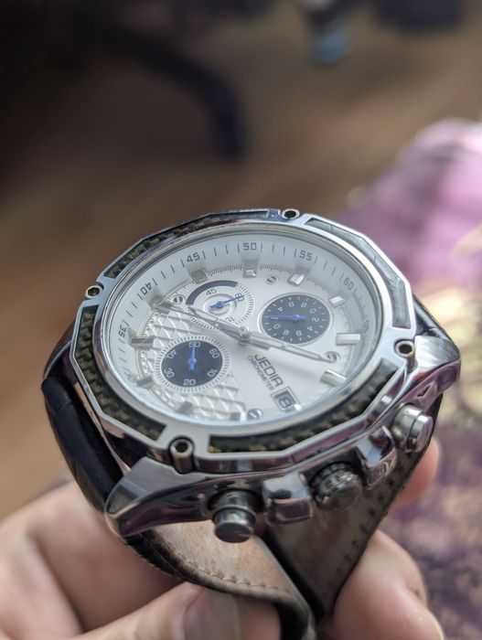 Часы кварцовые Jedir