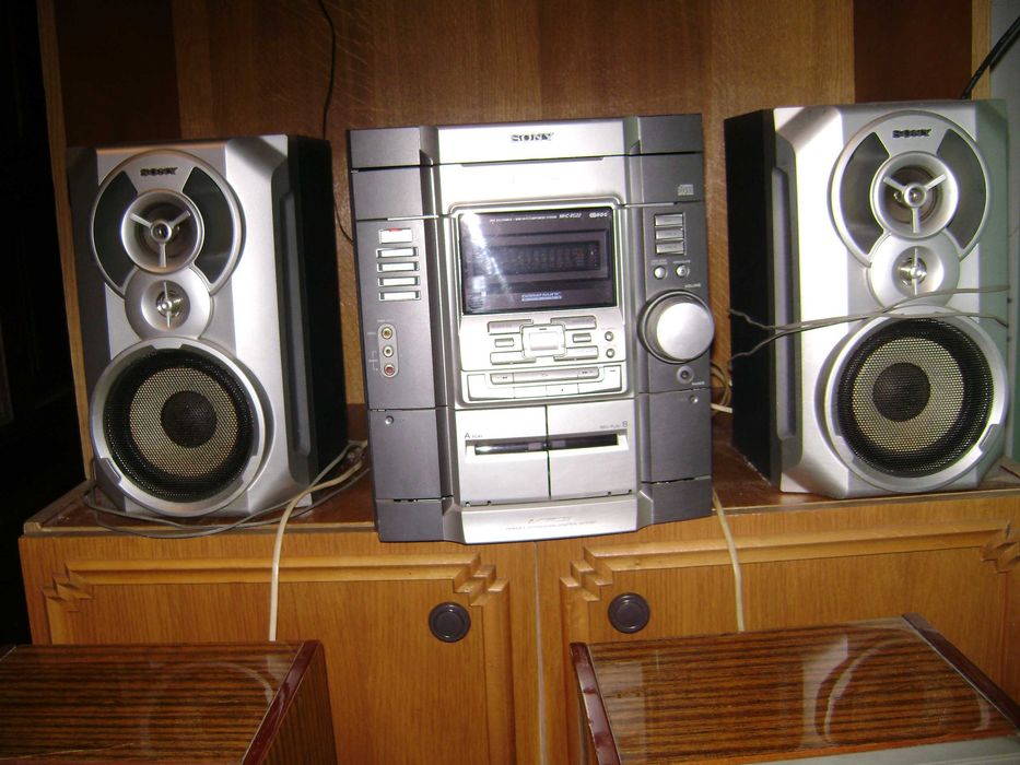 муз центр Соні HCD RS 22  2 шт
