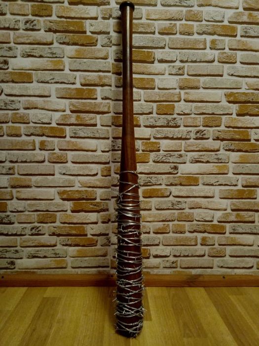 Люсиль Бита Нигана Ходячие мертвецы. Подарок