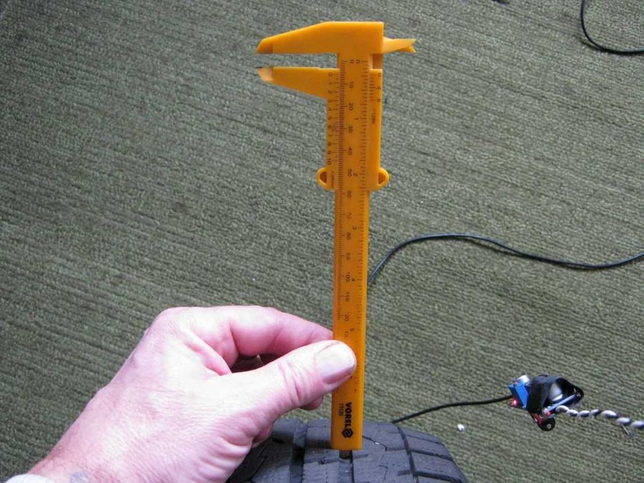 Одна зимова шина TOYO 165x65 r14 протектор 6мм.