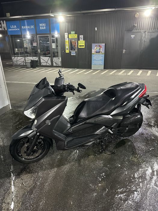 Vendo ou troco xmax 125 2016 NEGOCIAVEL