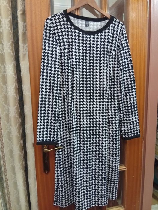 Vestido novo de patas de galo