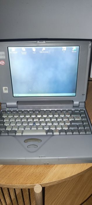 Stary laptop retro Toshiba T2130CS