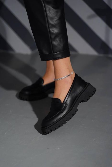 Стильні жіночі Лофери