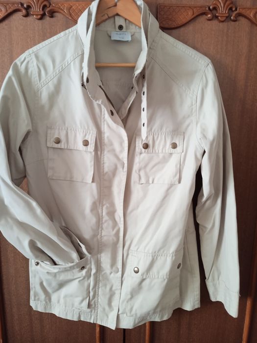 Отдам даром.Куртки на весну, размер 46-48.