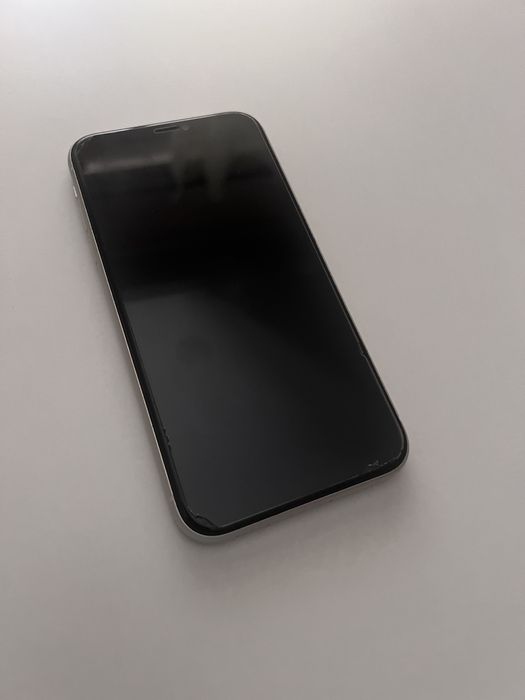 Iphone 11 branco com 64Gb, recondicionado.