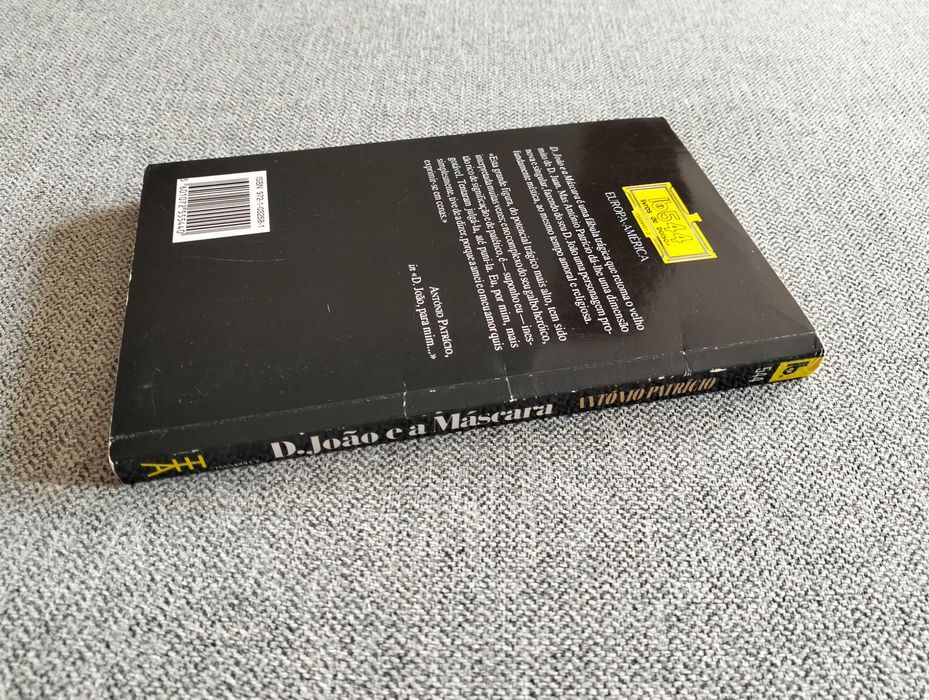 Livro "D. João e a máscara" de António Patrício