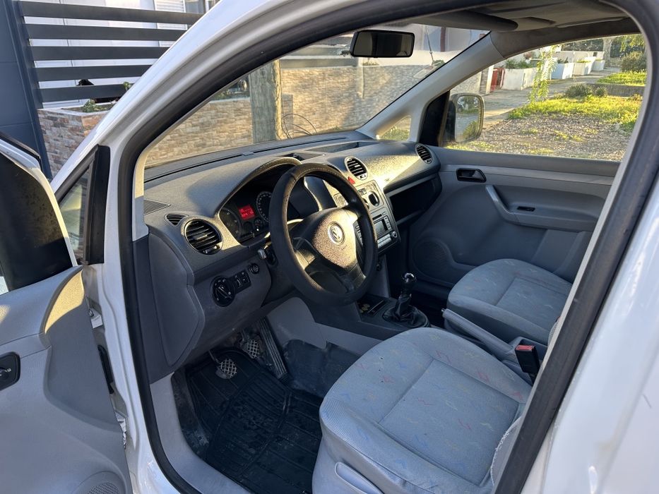 VW Caddy impecável
