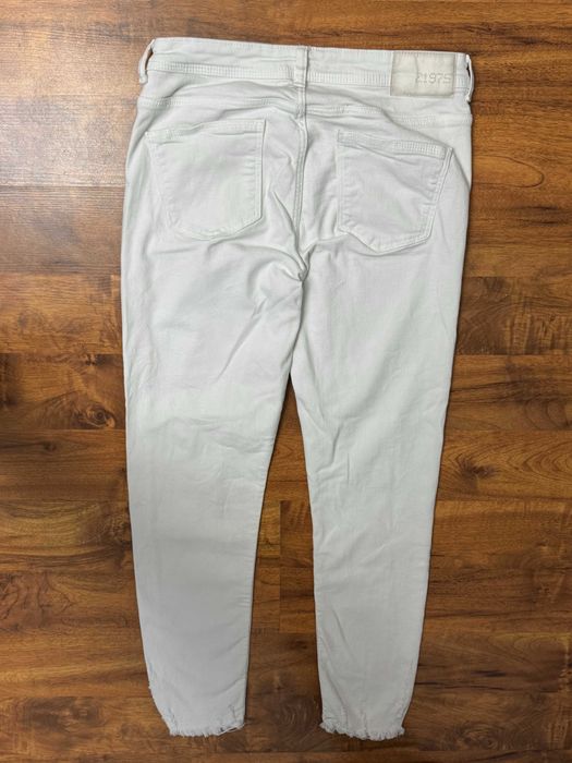 Spodnie jeansowe białe jeansy skinny z rozdarciami Zara rozmiar 36 S