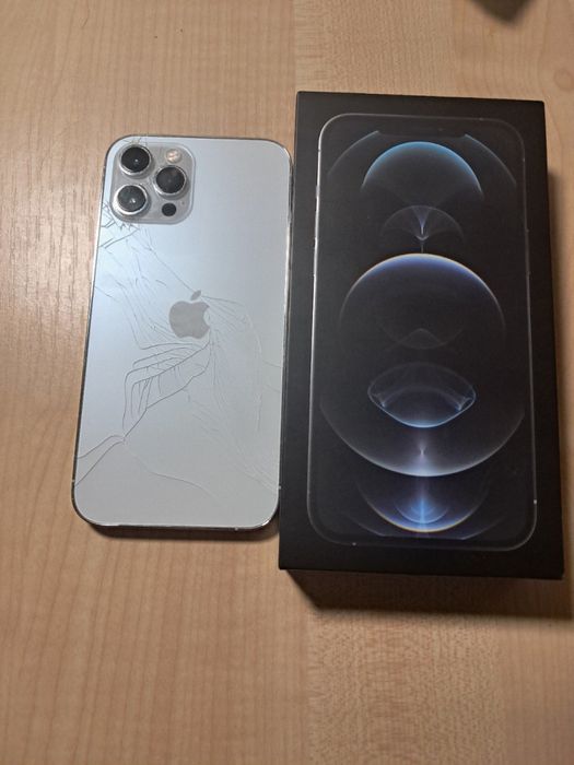 гарний IPhone 12 pro max 256gb
