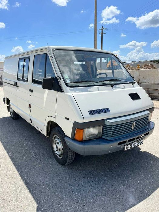 Renault Trafic 1986 com nova inspeção