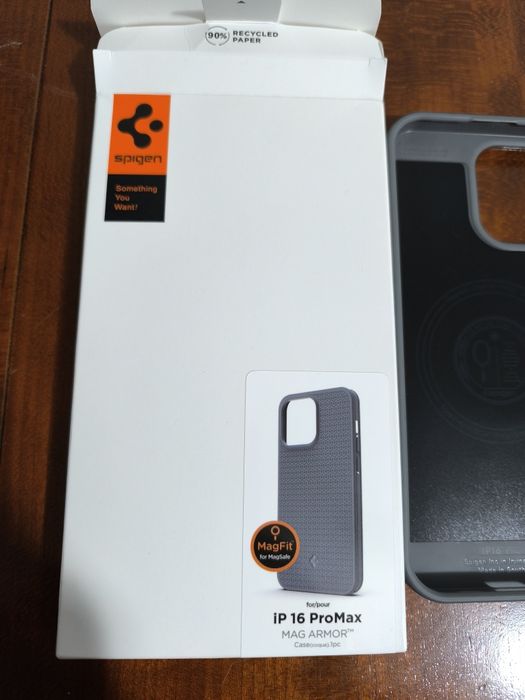 Capa nova spigen iPhone 16 pro max