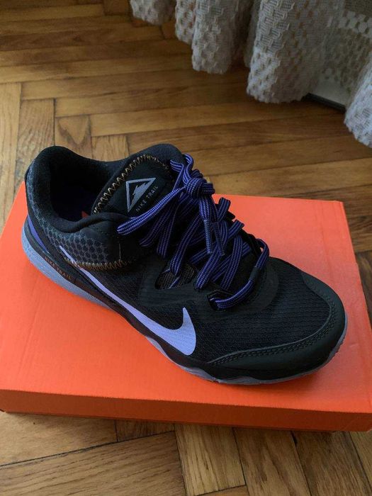 Отличные кроссовки Nike