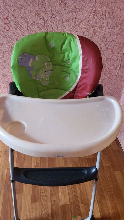 Стільчик для годування