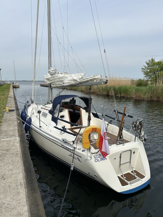 Jacht żaglowy morski Hanse 300 rok produkcji 2003 + przyczepa