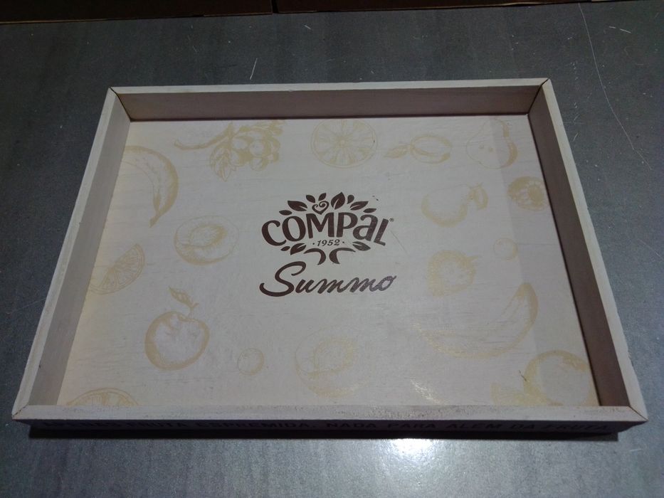 Tabuleiro de madeira Marca Compal