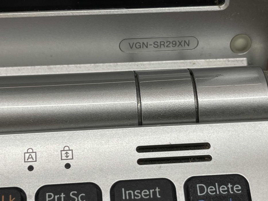 Portatil Sony VGN-SR29XN / 1TB / 4GB / Centrino 2 - NAO INICIA