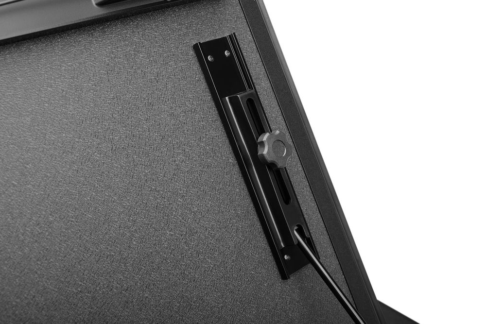 BAKFlip MX4 Twarda pokrywa zabudowa paki tri-fold Isuzu D-Max 2020-