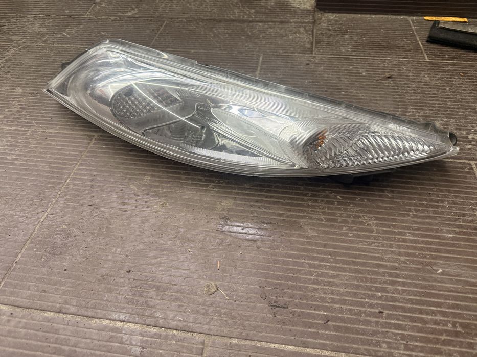 Lampa Nissan  Juke prawa