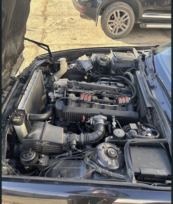 Дві BMW E34 touring m50
