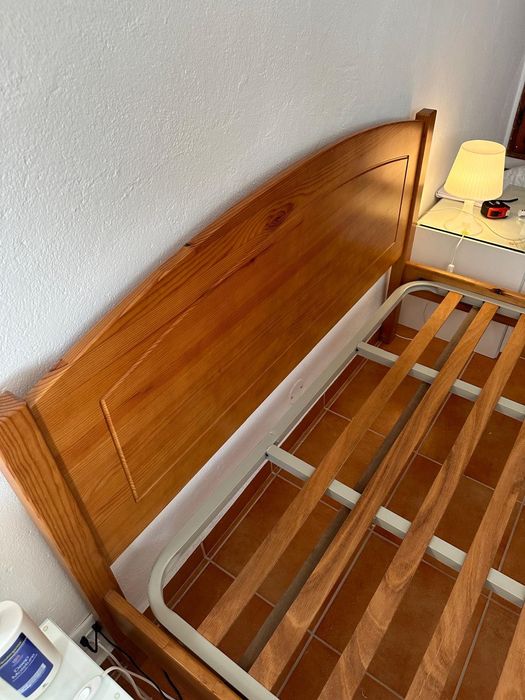 Cama casal Madeira j boa