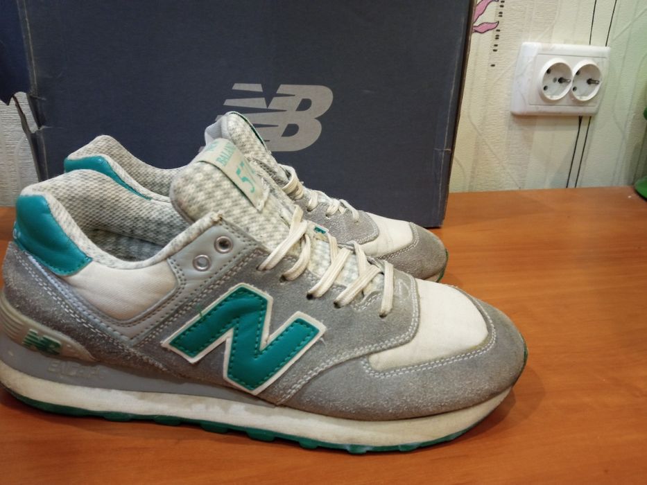Продам женские демисезонные кожаные кроссовки New Balance 574 оригинал