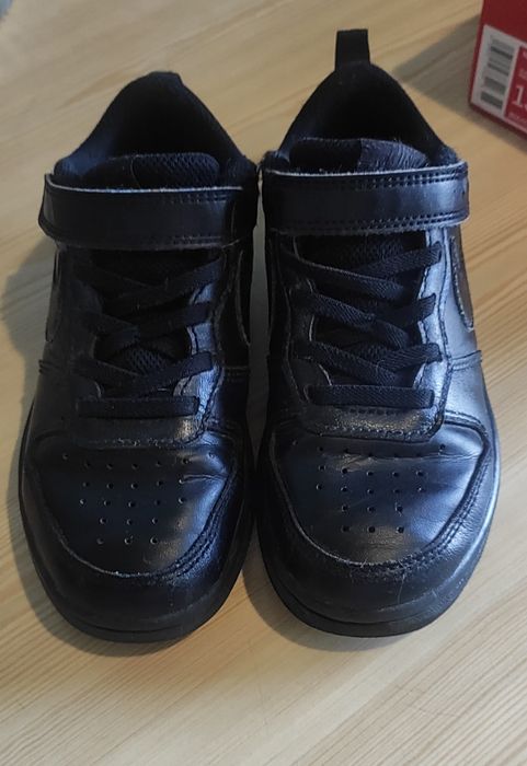 Кроссовки, кеды, туфли для школы Nike