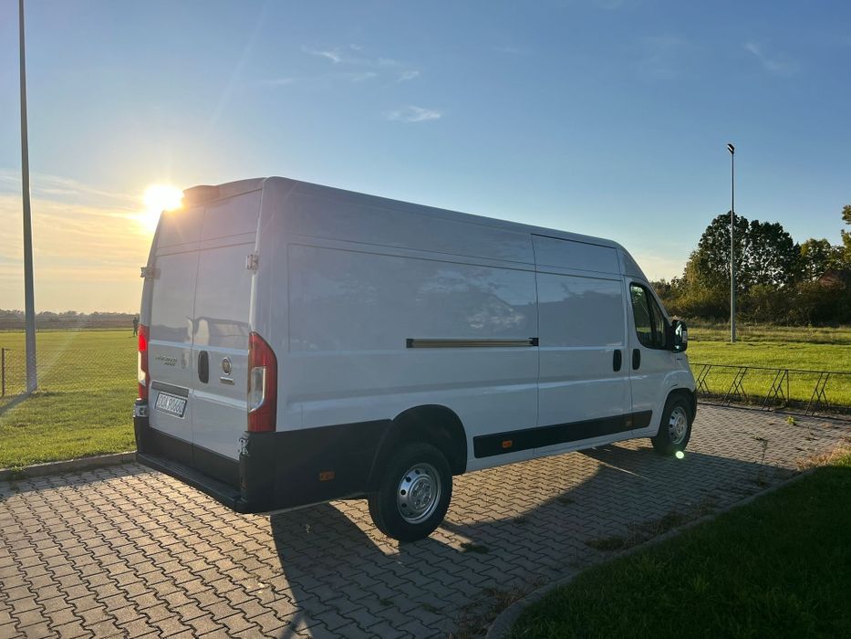 Wypożyczalnia Samochodów dostawczych i 9 - osobowych. Bus - Wynajem