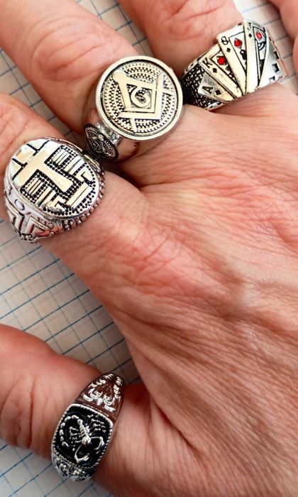 Перстень печатка лот / з червоним камнем сталь / 20.5 розмір