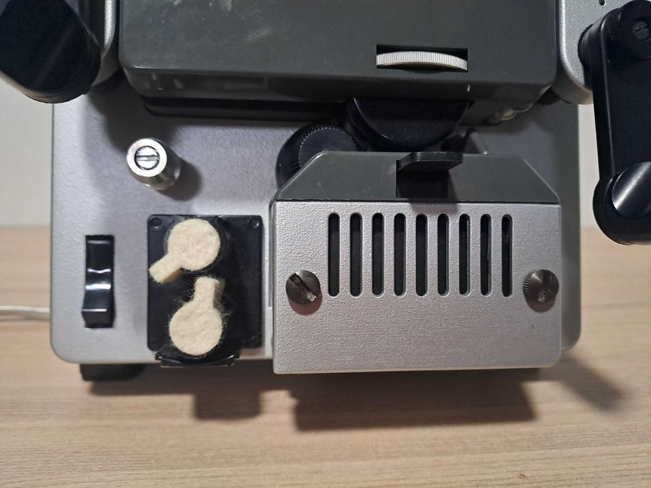 Przeglądarka do filmów Super8 BRAUN Sb1