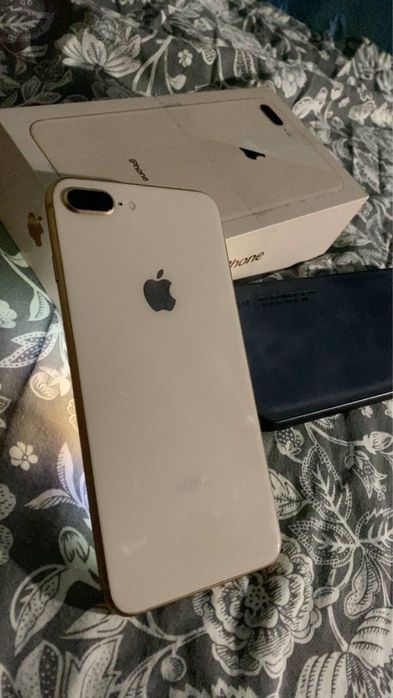 Продам айфон 8+ очены хороши