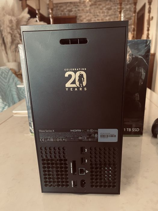 Xbox Series X Halo Limited Edition (oferta 2 jogos)