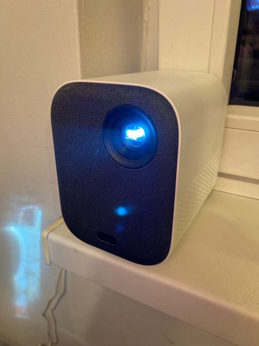 Xiaomi Mi Smart Projector 2 Full HD–Android TV, Netflix, Stan Idealny
