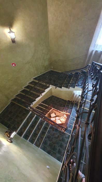 ПРОДАЖ ГОТЕЛЬНОГО КОМПЛЕКСА "Летючий Голандець" в м. Ужгород [діючий]