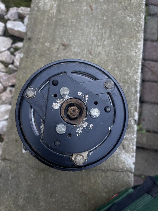 Компресор кондеціонера на віваро 2,5 2007 рокк