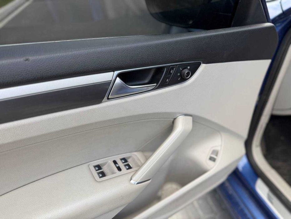 Продам Volkswagen Passat 2017 R-Line