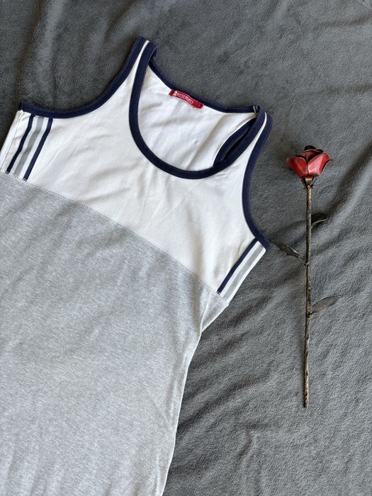 Sportowa sukienka reserved – wygodna, letnia, casualowa!