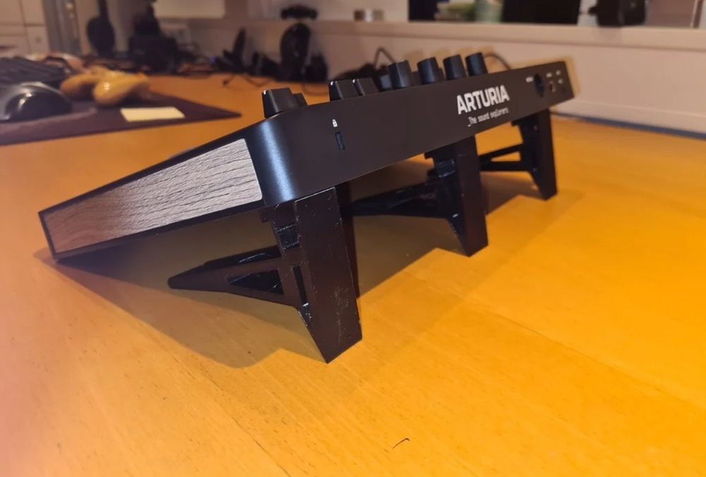 Podstawka/stojak pod Arturia Minilab 3
