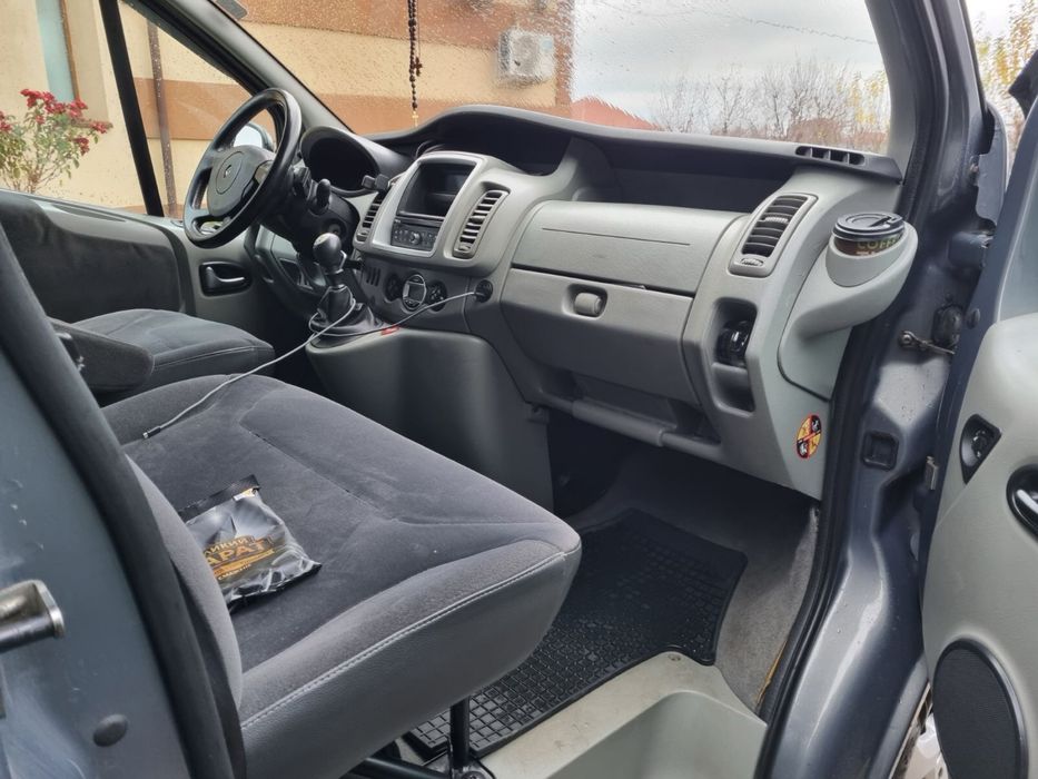 Продам Renault trafic black edition. 2014