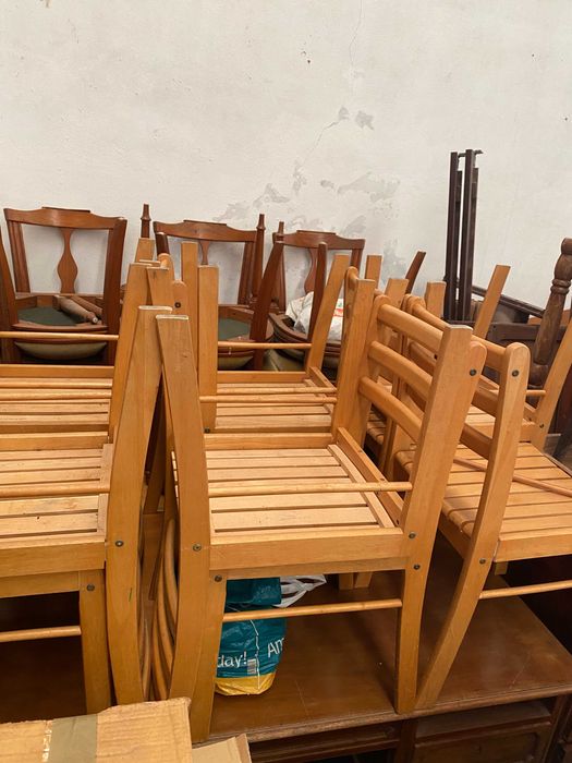 Mobiliário de Escritório – Secretária, Mesas e Cadeiras