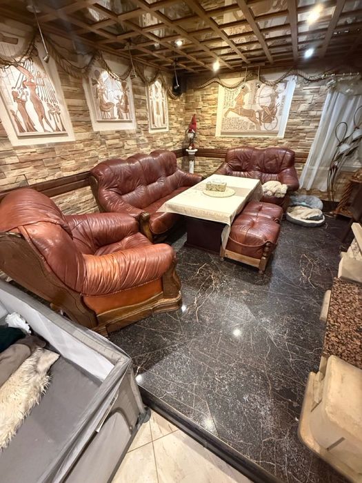 Zestaw mebli skórzanych SOFA, FOTEL, PUFA :: jakość :: okazja :: Stan BARDZO DOBRY :: Lite drewno i naturalna skóra :: OKAZJA !!!