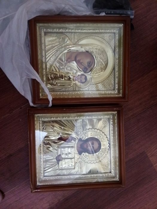 Продам иконы новые.висели в церкви