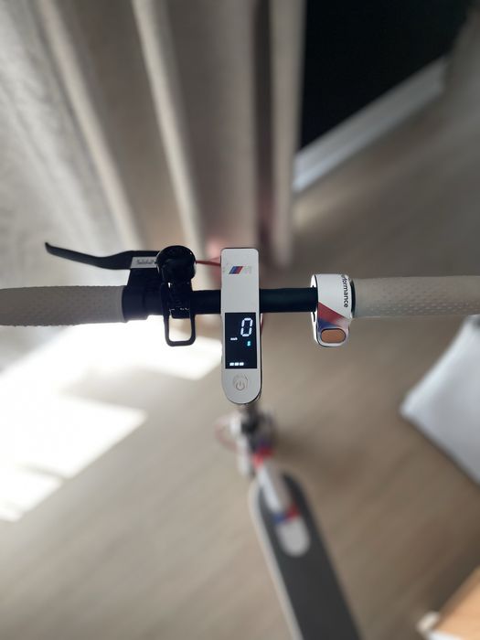 Trotinete Xiaomi Scooter 3 White – Como Nova