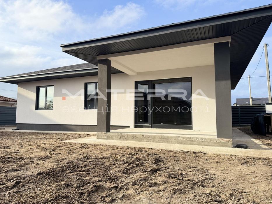 Круглик - Віта-Поштова Продаж  будинку з краєвидом на ліс