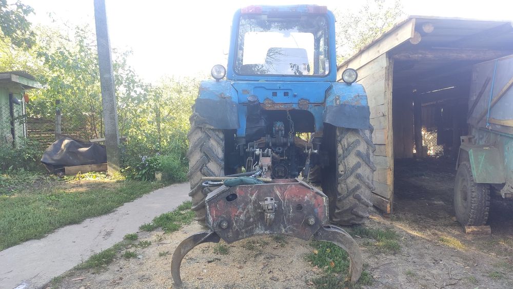 Продам трактори МТЗ-82 та МТЗ-80 з лісовими захватами (з документами)