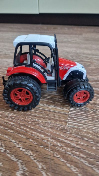 Traktorek truck.