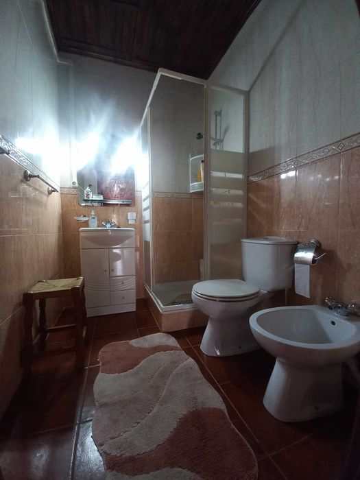 Moradia V6 com terreno para exploração