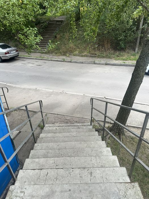 Продаж приміщення під бізнес