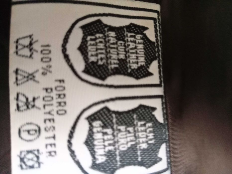 Casaco comprido castanho em pele